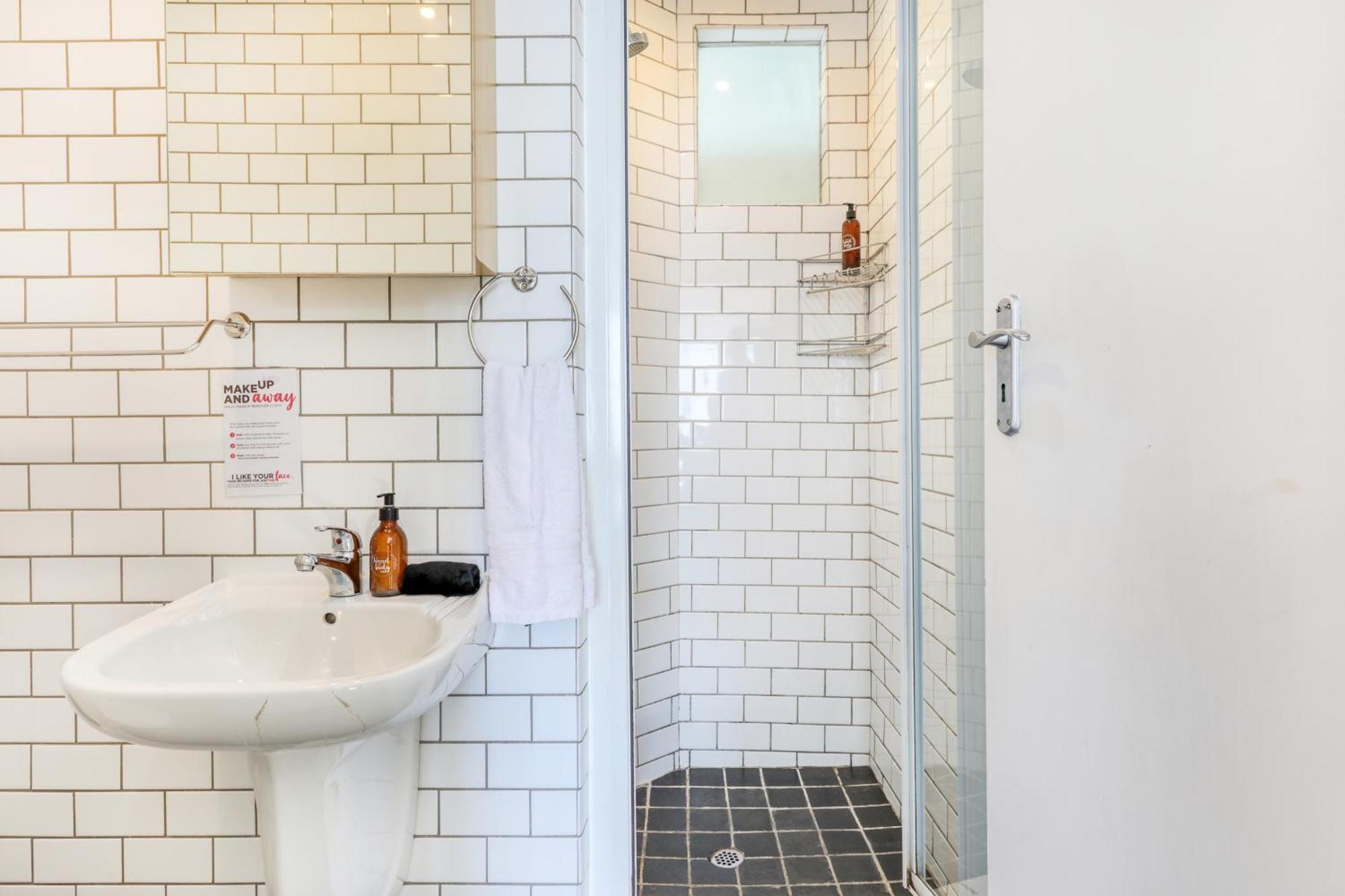 Backup-Powered Bantry Bay View 2 Bed Apartment Κέιπ Τάουν Εξωτερικό φωτογραφία