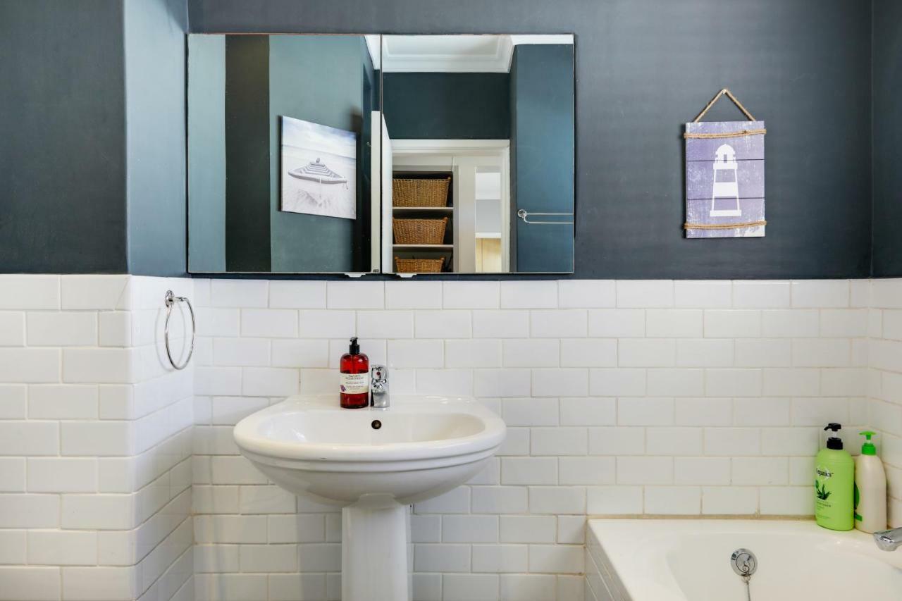 Backup-Powered Bantry Bay View 2 Bed Apartment Κέιπ Τάουν Εξωτερικό φωτογραφία